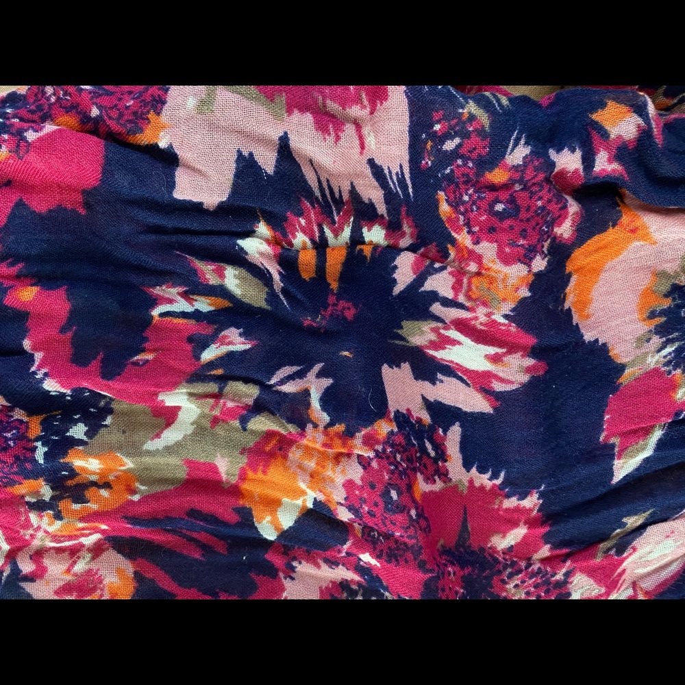 Gorgeous Banana Republic Scarf